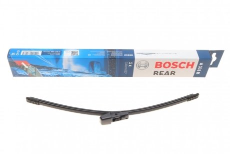 Щетка стеклоочистителя (задняя) (330mm) Audi A3/Q5 /Skoda Octavia III/ VW Passat 12- BOSCH 3 397 008 713