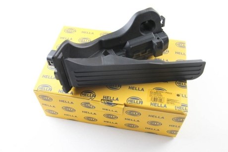 Педаль газу A3/OCTAVIA/SUPERB/PASSAT 1.2-5.2 98-17 HELLA 6PV 010 946-021