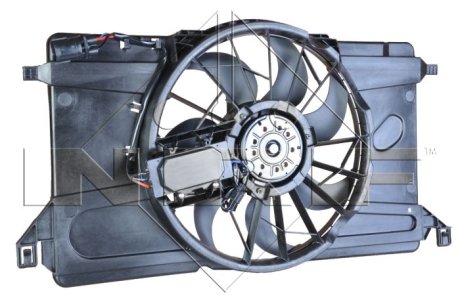 Вентилятор радиатора Ford Focus 1.4/1.6 04-12/Mazda 1.3/1.6 03-09 (с диффузором) NRF 47266