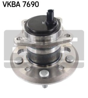 Подшипник ступицы (задней) Toyota Camry 2.0/2.5/3.5 11- (R) (+ABS) SKF VKBA 7690